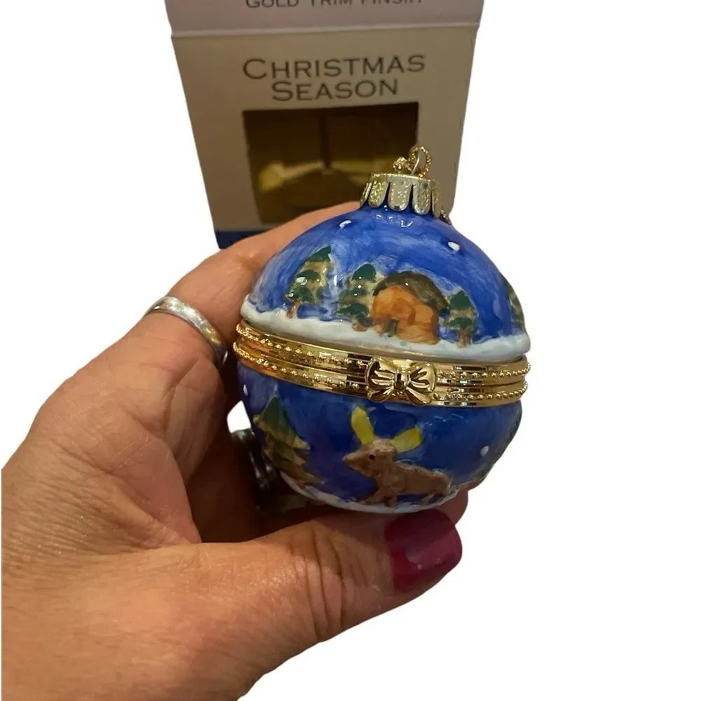 Christmas Season Ornament Gold Trim Finish - It Opens - NIB